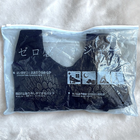 NWT: Comfort Form, Wireless Bra! - Picture 2 of 4